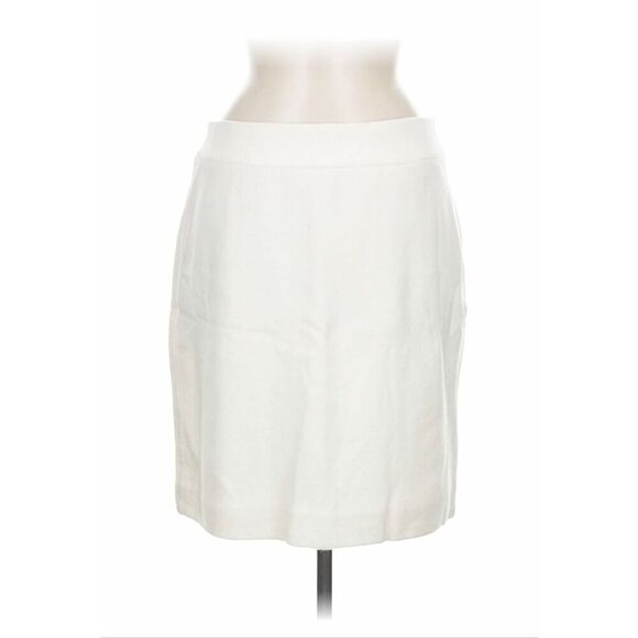 Banana Republic Dresses & Skirts - Banana Republic  winter white wool skirt with back zip- size 6
